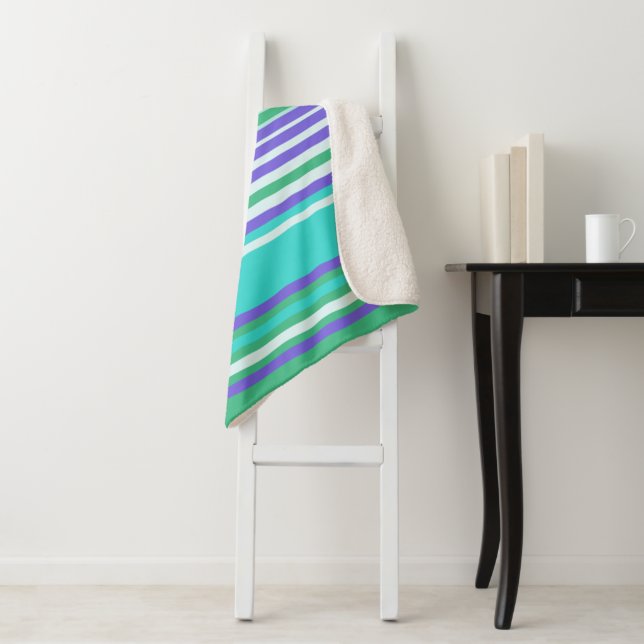 Cobertor Sherpa Random Stripes - Roxo, Verdes, Teal (In Situ)