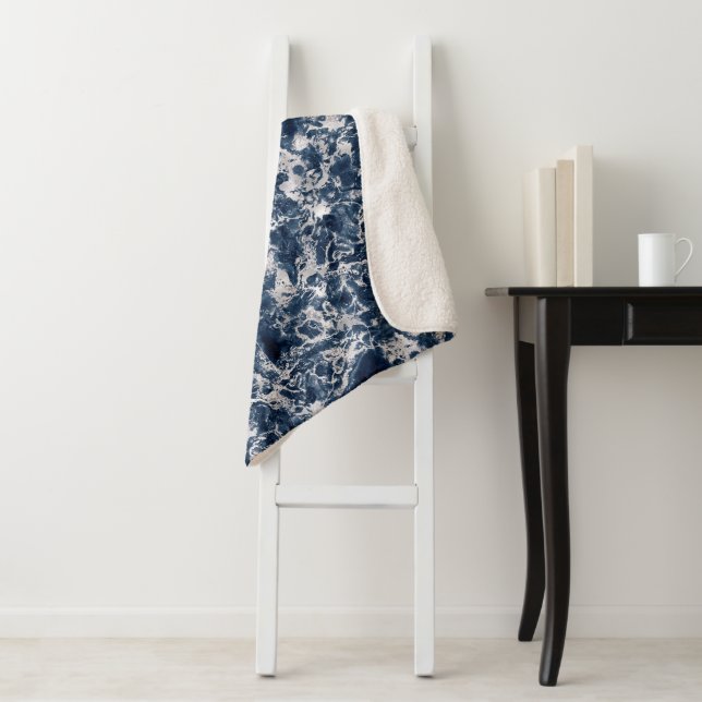 Cobertor Sherpa Sherpa Blanket - Blue and Silver Marble Pattern (In Situ)
