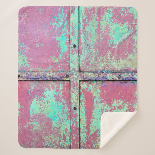 Cobertor Sherpa Velho muro verde pintado com textura de ferrugem.  (Frente)