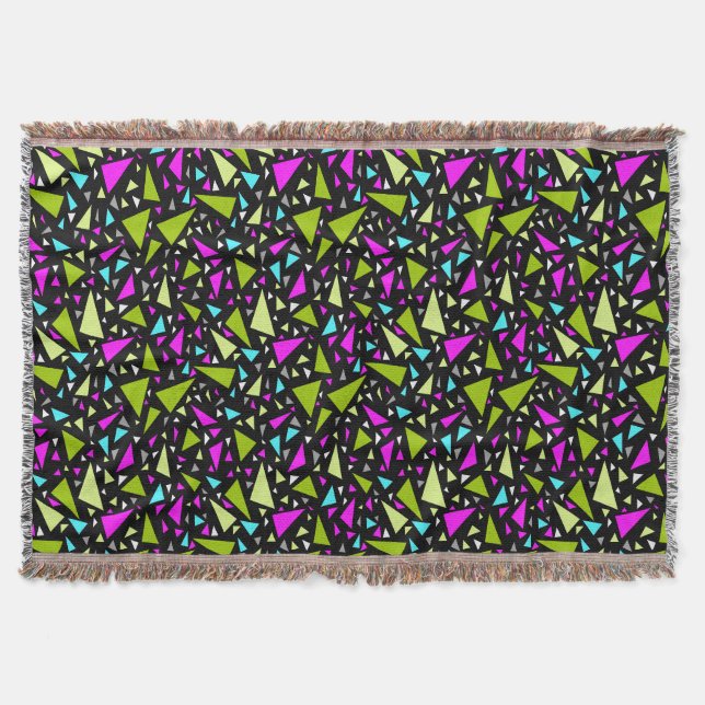 Cobertor Triângulo com cores verdes em fundo preto (Frente)
