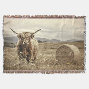 Cobertor Vaca Highland em uma Vintage Hay Field