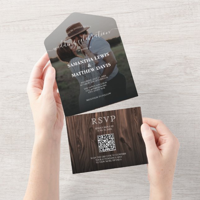 Código QR de Casamento ao Ar Livre em Madeira Rúst (Aba destacável)