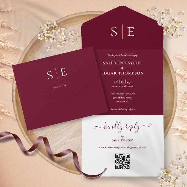 Código QR de Monograma Casamento Burgundy e Dourad (Monogram QR Code Burgundy And Gold Wedding All In One Invitation)