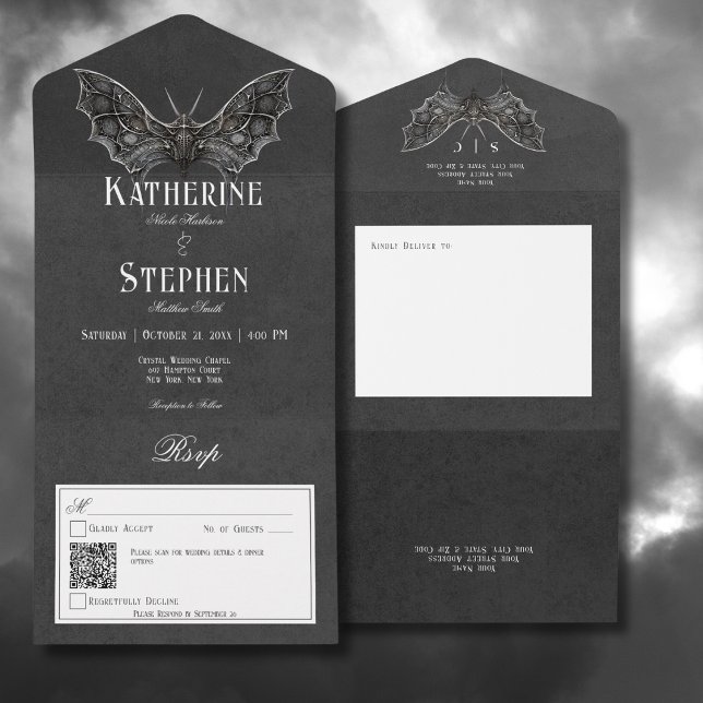 Código QR Preto e Branco da Matriz Gótica (Gothic Moth Moody Black & White All In One Wedding Invitation with QR Code)