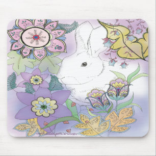 Coelho branco, mousepad violeta do jardim