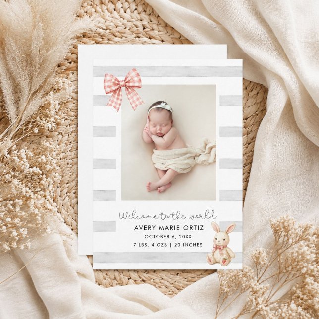 Coelho com Laço Xadrez Rosa Anúncio de Nascimento  (Pink Gingham Bow Bunny Photo Birth Announcement)