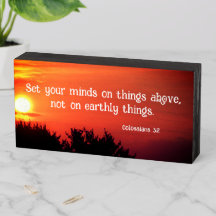 Coisas Acima do Sinal da Caixa de Madeira