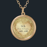 Colar Banhado A Ouro Aniversário de Casamento do Sparkle Dourado Heart<br><div class="desc">Belo design de ornamentado de ouro sobre brilhante ouro de cintilação impressão neste romântico colar de aniversários celebrando seu marco cinquentenário de casamento. O texto está pronto para você personalizar com seus nomes e datas.</div>