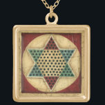 Colar Banhado A Ouro Checkerboard chinês Vintage por Ethan Harper<br><div class="desc">Continue o seu jogo com esta espetacular pintura chinesa de tabuleiro de xadrez por Ethan Harper. A peça tem uma sensação muito antiga,  como se fosse apadrinhada numa herança familiar. Isso seria um presente de excelente para alguém que ama jogos de conselho!</div>