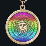 Colar Banhado A Ouro Deus de The Sun em cores de The Sun<br><div class="desc">Deus de Sun (cores do sol) no teste padrão brilhante colorido projetado. O deus de The Sun (deus solar) foi considerado um grande professor e mestre de viagem (como o sol viaja através do céu) assim como "a maneira, a verdade e a luz, redentor, salvador, messias". Executou milagre e foi...</div>