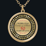 Colar Banhado A Ouro Diamantes Dourados, rochedos vermelhos<br><div class="desc">Elegante preto e dourado quadro geométrico sotaque vermelho,  comemorando 50º anos de amor,  personalizável modelo do 50º aniversário de casamento.</div>