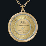 Colar Banhado A Ouro Diamantes e Dourado 50º Aniversário de Casamento<br><div class="desc">O ouro elegante é uma fronteira floral com dois corações e um diamante,  Dourado 50º Aniversário de Casamento. Vem em tons prateados para o 25.</div>