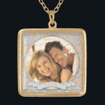 Colar Banhado A Ouro Quadrado customizável Necklace_Medium do amor<br><div class="desc">Colar customizável do quadrado do amor</div>
