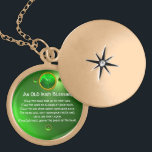 Colar Banhado A Ouro Uma Velho Bênção Irlandesa<br><div class="desc">Elegante, única joia celta de ouro com uma pedra esmeralda e uma pedra de xamrock com uma antiga dentro de oração irlandesa para o Santo do Dia do Paddy (, Rua. Patty ). Gemstones tridimensionais vibrantes e modelagem design, 3D muito precisa e renderização por parte da Búlgara Lumini (c).Parte da...</div>