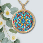 Colar Banhado A Ouro Vidro Azul Dourado Vermelho<br><div class="desc">Neste colar está uma design de mandala impressionante em tons de azul brilhante,  ouro e vermelho. Certifique-se de ver os brincos correspondentes e a cadeia chave na nossa loja.</div>