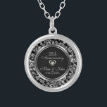 Colar Banhado A Prata Aniversário de Casamento de 25 de Prata Negra E Me<br><div class="desc">Cinzas pretas e metálicas de prata elegantes em balas florais.</div>