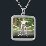 Colar Banhado A Prata *~* AP42 FAMILY Photo Picture Silver<br><div class="desc">SQUARE NECKLACE (ID de pesquisa AP42 para designs semelhantes em vários produtos ) * Família de memórias de manutenção avançada de memória. Carregue a imagem da sua família. No momento, o texto diz "FAMÍLIA". Uma área de texto está disponível. Personalizar Personalizar a cor da fonte, o tamanho da fonte real...</div>