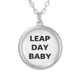 COLAR BANHADO A PRATA BEBÊ DO DIA LEAP