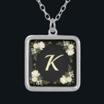 Colar Banhado A Prata Boho Floral Monograma Bridesmaid Gift<br><div class="desc">Este bonito design de colar de presente de monograma floral, dama de honra floral, é certo que agradará com seu lindo design personalizado floral. Este design apresenta rosas brancas antigas com um monograma creme. Personalize-o com o monograma de sua escolha e personalize a fonte e a cor de seu gosto....</div>