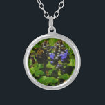 Colar Banhado A Prata Bumble e Bumble Bee<br><div class="desc">Flor de Abelhas Roxo Flor Flor e Abelhas Amarelas e Negras Foto de Abelhas Bumble Foto de Sandy Closs tirada no lago de Arrohead,  "abelha",  flor,  flores,  floral,  primavera,  cereja,  cereja,  jardim,  casamento,  casamentos, </div>