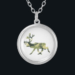 Colar Banhado A Prata Camuflagem das florestas das Caraíbas / Camuflagem<br><div class="desc">Rena/Azul Silhueta Animal Woodland Camo Padrão Dazzle Disruptivo. A Globe Trotters é especializada em imagens idiossincráticas de todo o mundo. Aqui você encontrará Cartões de Saudação,  Cartões Postais,  Posters,  Mouséads e muito mais.</div>