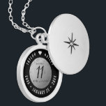 Colar Banhado A Prata Celebração do Aniversário do Casamento de Aço Eleg<br><div class="desc">Comemore o aniversário do casamento de 11 com este armário elegante! Serif e serif elegantes, preto e branco, e sans serif, que se alojam sobre um fundo de aço vestido e revestido por diamante, acrescentam um toque memorável para esta ocasião especial e marco. Personalize com os nomes de casais felizes...</div>
