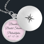 Colar Banhado A Prata Chá de panela Rosa de Fonte do rico<br><div class="desc">Chás de panela são uma tradição maravilhosa na América. Este colar comemora esse evento. Acontecimento diferente surgindo? Não gosta do estilo ou das cores da letra? Você pode fazer alterações para atender às suas necessidades. Personalizável. Por Sharon Lee Hudson.</div>