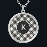 Colar Banhado A Prata Coletor Dourado de Xadrez branco preto monograma<br><div class="desc">Bloqueio preto branco e Xadrez Dourada revestido por prata</div>
