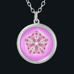 Colar Banhado A Prata Curandeiro cor-de-rosa de incandescência forte<br><div class="desc">a colar de prata redonda pequena bonito dos *This com mão delicada uma mandala de incandescência tirada da estrela no centro de um fundo forte do rosa do chakra do coração apenas pôde capturar seu coração. .chakra.:) A mandala da estrela é muito intrincada e cativar que deve pode inspirar meditation.*...</div>