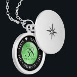 Colar Banhado A Prata Elegante 38º aniversário do casamento do Emerald<br><div class="desc">Comemore o 38º aniversário de casamento com este armário elegante! Serif preta elegante e sans serif lettering com confete hexagonal em um fundo verde esmeralda adicionam um toque memorável para esta ocasião especial e marco extraordinário. Personalize com os nomes dos casais felizes e as datas para o aniversário da emerald....</div>