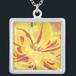 Colar Banhado A Prata Energia de Tulip II<br><div class="desc">Floral</div>