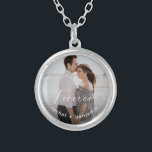 Colar Banhado A Prata Engajado Forever tem um ótimo personagem de fotos<br><div class="desc">"Forever tem um belo anel",  colar personalizado.</div>