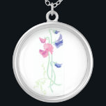 Colar Banhado A Prata Ervilhas doces da aguarela cor-de-rosa e azul no<br><div class="desc">Um presente de casamento bonito para que suas damas de honra agradeçam-as para fazer seu dia especial perfeito. Esta colar prata-chapeada do pendente combina seus artigos de papelaria do casamento e é de uma pintura do watercolour por Judy Adamson.</div>