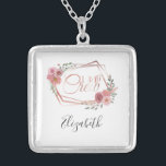 Colar Banhado A Prata Eu Faço Tripulação Cor-de-rosa Blush Flores Rosa V<br><div class="desc">Personalize este colar de prata prateada e faça um presente de excelente para a sua festa noiva. Eu tenho "Crew" dizendo com Flores e Frame Rosa.</div>