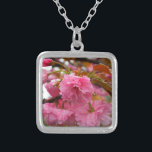 Colar Banhado A Prata Flores de Flor de Cereja Rosa Quente<br><div class="desc">Flores do Flor de Cereja Quente Rosa Foto de Sandy Closs tirada no lago de Arrohead Pink,  flor,  flores,  floral,  primavera,  cereja,  cereja,  jardim,  casamento,  casamentos, </div>