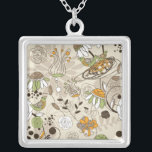 Colar Banhado A Prata Flores e Pássaros de Estilo de Crianças Bonitas<br><div class="desc">A terra-branca dá tons à natureza desenhando flores com pássaros e ninho de pássaros. Bonita,  mas elegante,  e desenhada no estilo infantil. Disponível em outros produtos. Veja mais designs dos meus colares.</div>