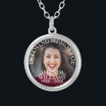 Colar Banhado A Prata Foto moderna Memorial Keepsakes na Memória Amante<br><div class="desc">Fotografia moderna Memorial Keepsakes em Adorável Colar de Memória Prateada</div>