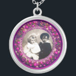 Colar Banhado A Prata Frutas DE RENASCIMENTO DE FLORENTINA, MODELO DE FO<br><div class="desc">Elegante,  clássico,  vibrante Renascentista arte fina,  obra-prima de Bottega della Robbia ( Florence - Itália ) em vermelho vivo,  fuchsia,  verde,  roxo,  rosa,  cores violetas .</div>