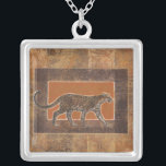 Colar Banhado A Prata Leopardo no fundo laranja e castanho<br><div class="desc">Norman Wyatt tem uma coleção incrível de arte capturando a beleza dos animais. O fundo é o tema africano,  com laranjas nítidas e castanhos e o desenho de um leopardo sobre ele se mistura perfeitamente com ele. Aproveite o melhor da natureza com esta imagem hoje.</div>