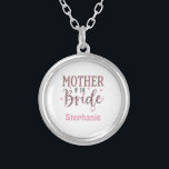 Colar Banhado A Prata Leopardo Personalizado Imprime a Mãe da Noiva<br><div class="desc">Personalize este colar prateado ou caixão para a mãe da noiva. A impressão do leopardo rosa e cinza é uma tendência e uma presente será um presente excelente para ela. Vejam as nossas para a Mãe do noivo e as damas de honra.</div>