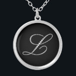 Colar Banhado A Prata Letra L Monograma de Ouros Branco<br><div class="desc">Letra de impressão de diamantes brancos elegante L. Estão disponíveis mais letras,  mas as letras podem ser solicitadas por e-mail.</div>