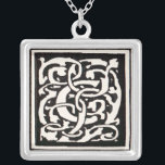 Colar Banhado A Prata Letra Vintage Monograma C Art Nouveau<br><div class="desc">Art nouveau Letters - Monogramas from the Arts & Artesanatos Movement (Monogramas do Movimento Artes e ) Esta letra C é um monograma robusto,  rodeado de um padrão de videira desenhada à mão,  publicado pela primeira vez em 1901 no movimento das artes e artesanatos no estilo de art nouveau.</div>