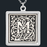 Colar Banhado A Prata Letra Vintage Monograma M Art Nouveau<br><div class="desc">Art nouveau Letters - Monogramas from the Arts & Artesanatos Movement Esta letra M é um adorável monograma Mugged M criado em 1901, e publicado num conjunto de livros. O monograma M é rodeado por um maravilhoso padrão de videira desenhada à mão, muito no estilo dos padrões art nouveau no...</div>