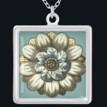 Colar Banhado A Prata Medalhão Floral ornamentado sobre fundo azul claro<br><div class="desc">Um fundo azul claro serve como sotaque a esta pintura de medalhão floral ornamentado pelo Vision Studio. Camadas de folhas multiplicam a beleza da flor,  dando-lhe uma qualidade muito semelhante à vida. Compre-o hoje e deixe-o florescer em sua casa!</div>