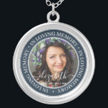 Colar Banhado A Prata Memorial Em Amor Memória Elegante Foto Clássica<br><div class="desc">Este design simples e clássico é composto por tipografia serif e adiciona uma foto personalizada.</div>