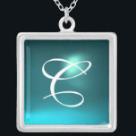 Colar Banhado A Prata Monograma de Gem Azul<br><div class="desc">Design único e elegante com gemstone. Modelagem e renderização de enfermeiras muito precisas no 3D Studio Max por parte de Búlgaro Lumini .Part da série Hyper Talismans.</div>