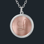 Colar Banhado A Prata Monograma Dourado de Rosa com metal escovado inici<br><div class="desc">Este colar chic apresenta um grande monograma de script sobre um fundo de textura metálica esfregada em rosa dourado. Um presente feminino único para o doce aniversário de 16 anos,  feriados e qualquer ocasião especial. Projetado apenas para você por Camisetas Extremas!</div>