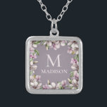 Colar Banhado A Prata Monograma Monograma Magnolia Floral Personalizada<br><div class="desc">Esta design de na moda apresenta o seu nome personalizado e monograma rodeado por um quadro de flores de magnólia. Personalizado editando o texto nas caixas de texto fornecido #acessórios #joalharia #colares #magnolia #floral #presentes #monograma #monograma #monogramas #presentes personalizados</div>