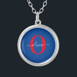 Colar Banhado A Prata Nome do Script Monograma Personalizado Vermelho Br<br><div class="desc">Este elegante monograma e na moda pode ser dado como presente para um aniversário, casamento, chá de panela, aniversário, Dia de as mães ou qualquer ocasião. Pode ser personalizado com o nome e a inicial da pessoa. Você pode alterar a fonte, a cor da fonte, o tamanho da fonte e...</div>