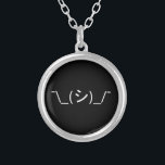 Colar Banhado A Prata Oops Shrug Emoticon ¯\_(シ)_/ movimento japonês Kao<br><div class="desc">Engraçado Geek Humor Kaomoji Virning Head Innocent Oops Shrugging Japonês Emoticons ASCII Text Art Face Mark. A Globe Trotters é especializada em imagens idiossincráticas de todo o mundo. Aqui você encontrará Cartões de Saudação,  Cartões Postais,  Posters,  Mouséads e muito mais.</div>